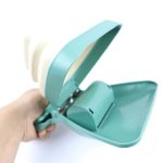 dog-pet-travel-foldable-pooper-scooper-213271.jpg