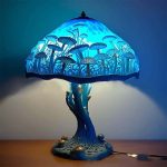 stained-glass-table-lamp-329352.jpg